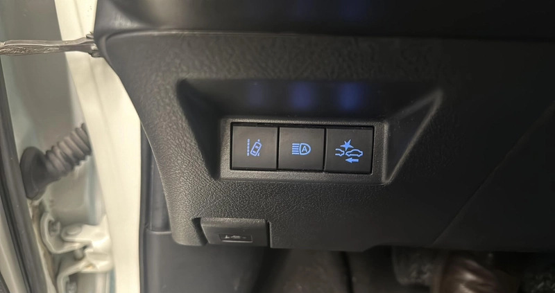 Toyota Yaris cena 54900 przebieg: 146474, rok produkcji 2019 z Dęblin małe 172
